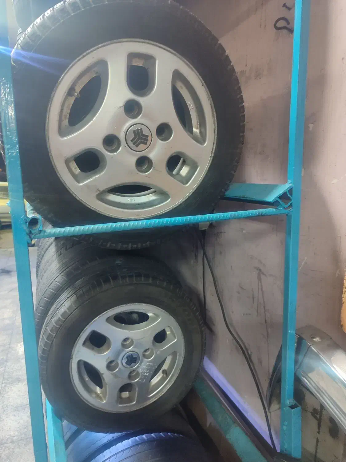 رینگ لاستیک پراید در حد نو کویر تایر به فروش میرسد|قطعات یدکی و لوازم جانبی|شریف‌آباد, |دیوار