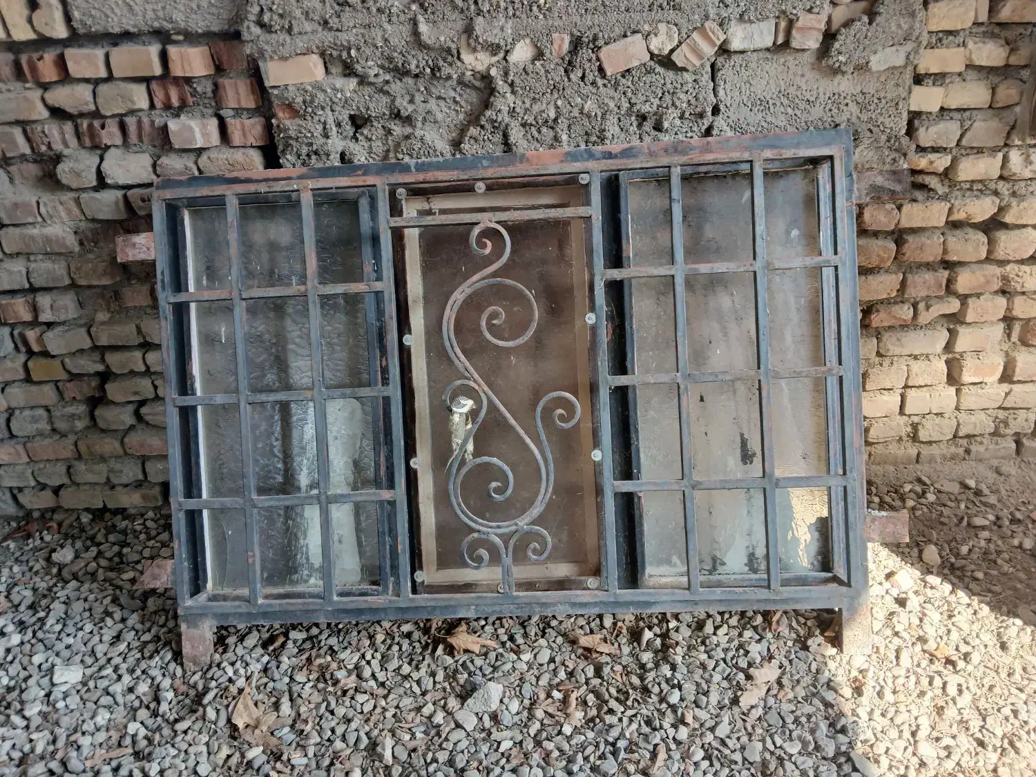 پنجره آهنی|مصالح و تجهیزات ساختمان|آزادشهر, |دیوار