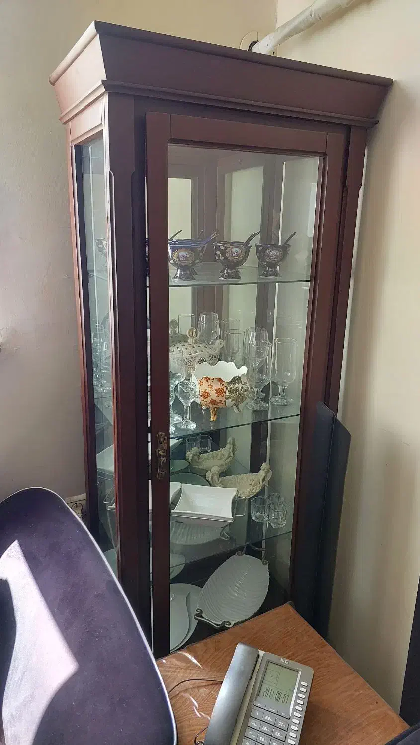 بوفه بسار شیک سایز متوسط و کم جا، فوری|بوفه، ویترین، کنسول|رشت, انصاری|دیوار