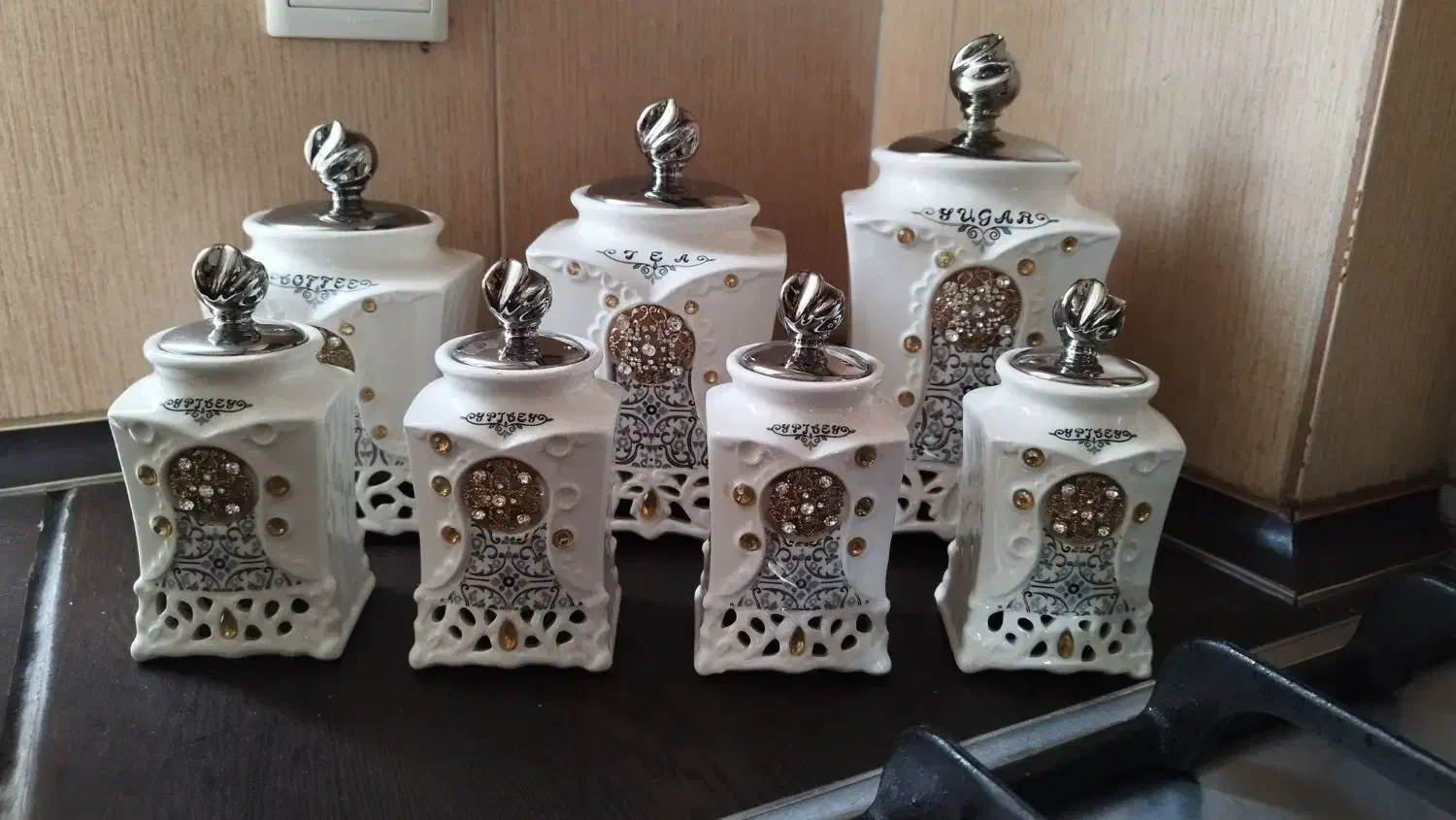 پاسماوری|آب‌چکان و نظم‌دهنده ظروف|ری, شهادت|دیوار