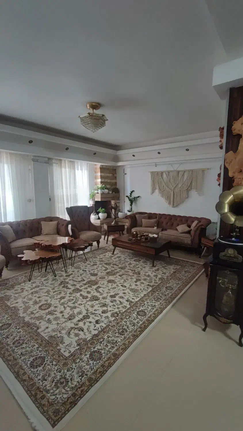 فروش واحد ۹۵متر طبقه سوم با آسانسور خیابان هراز|فروش آپارتمان|آمل, |دیوار