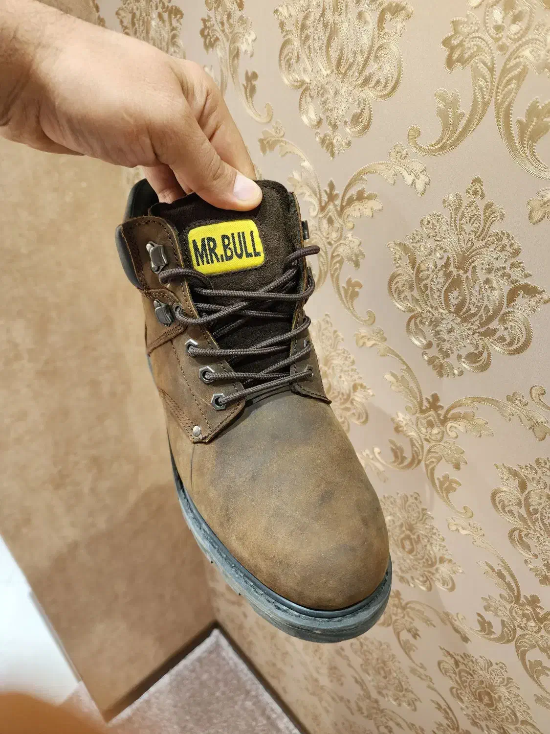 فروش بوت قهوه ای و ساک ورزشی و تعدادی لوازم کادویی|کیف، کفش، کمربند|مبارکه, |دیوار