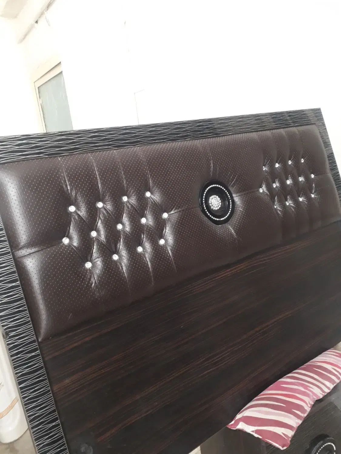 تخت خواب دونفره در حد نو|تخت و سرویس خواب|جهرم, |دیوار