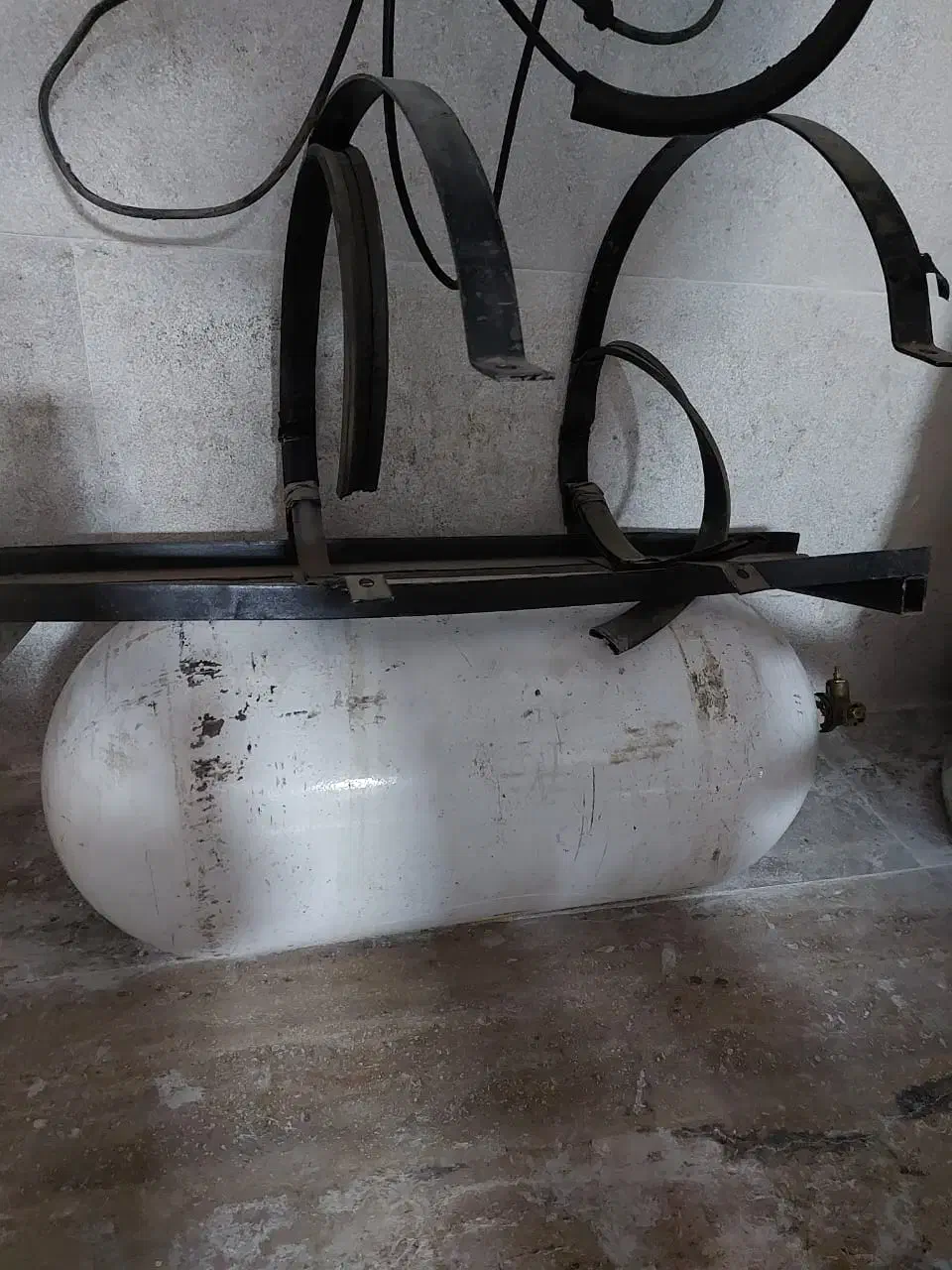 کپسول cng|قطعات یدکی و لوازم جانبی|شیراز, کوشک میدان|دیوار