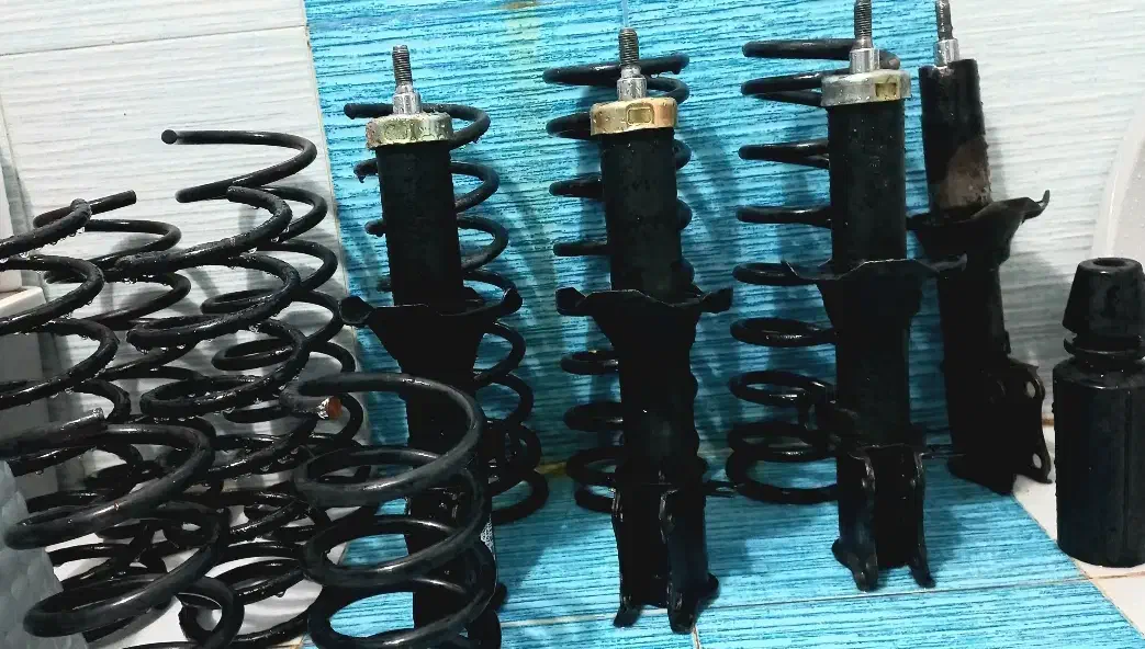 کمک وفنرپرایدوتیبا|قطعات یدکی و لوازم جانبی|قرچک, زیبا شهر|دیوار