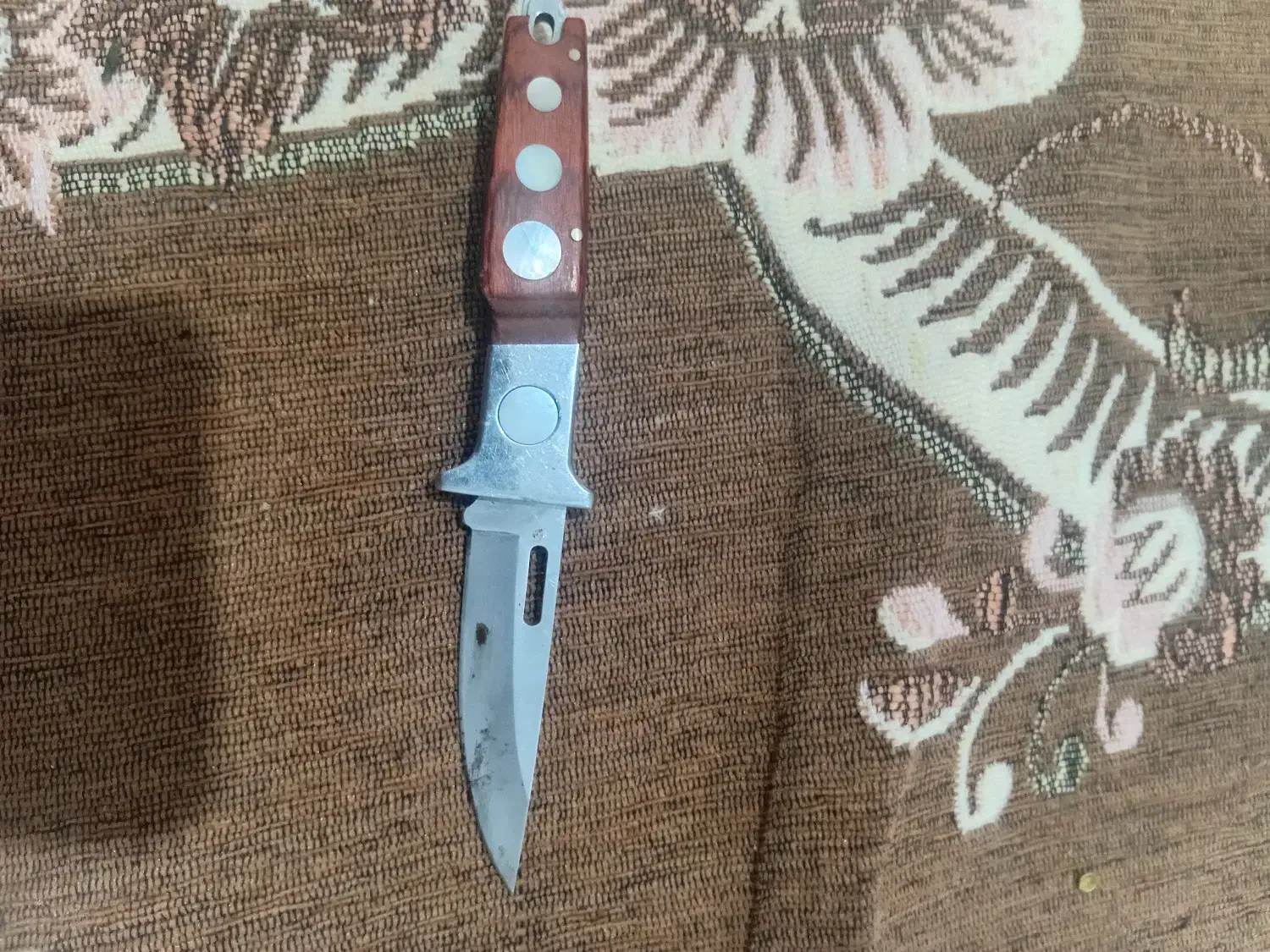 چاقو کلمبیا|کوهنوردی و کمپینگ|اسلام‌شهر, شهرک واوان|دیوار