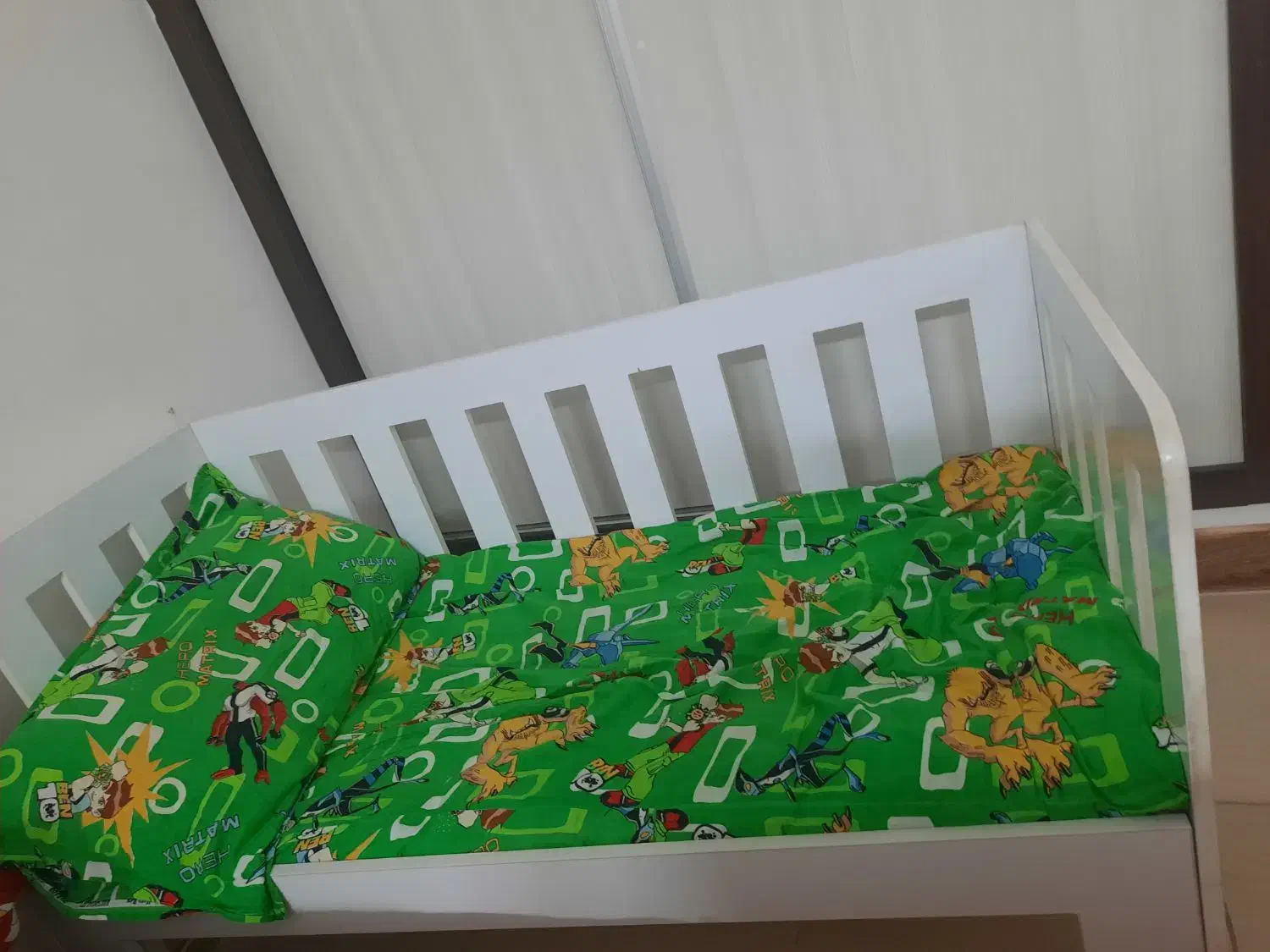 تخت کودک و کنار مادر|تخت و صندلی بچه|بابل, |دیوار