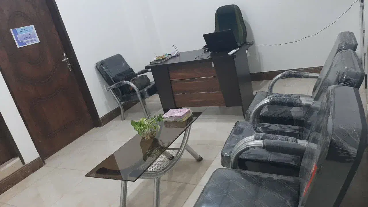 اجاره یک اتاق از یک دفتر|اجارهٔ دفتر کار، اتاق اداری، مطب|خمینیشهر, |دیوار