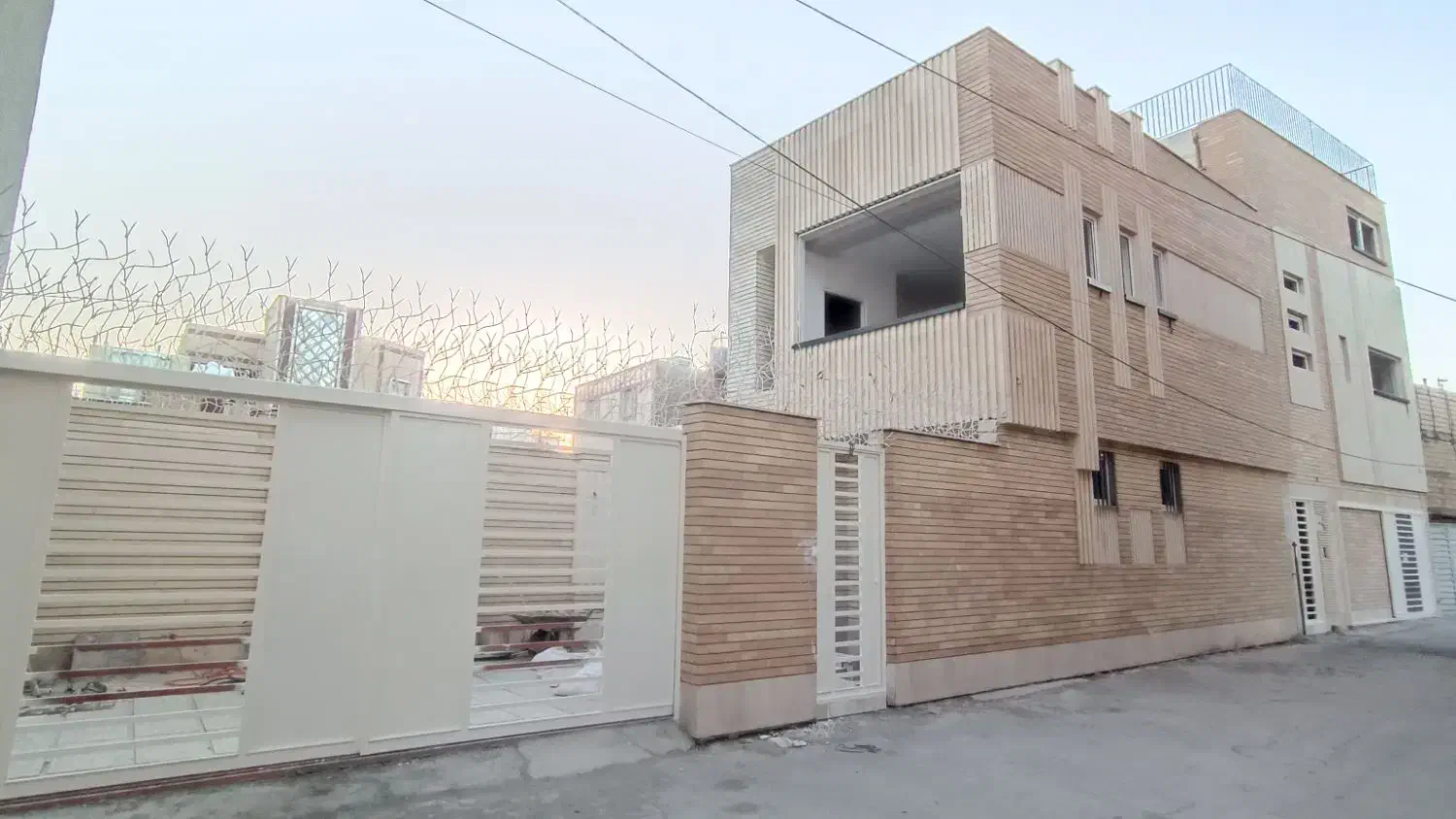 فروش خانه ویلایی آپارتمانی صفر حیاط دار  بهارخواب|فروش خانه و ویلا|اصفهان, ملک‌شهر|دیوار