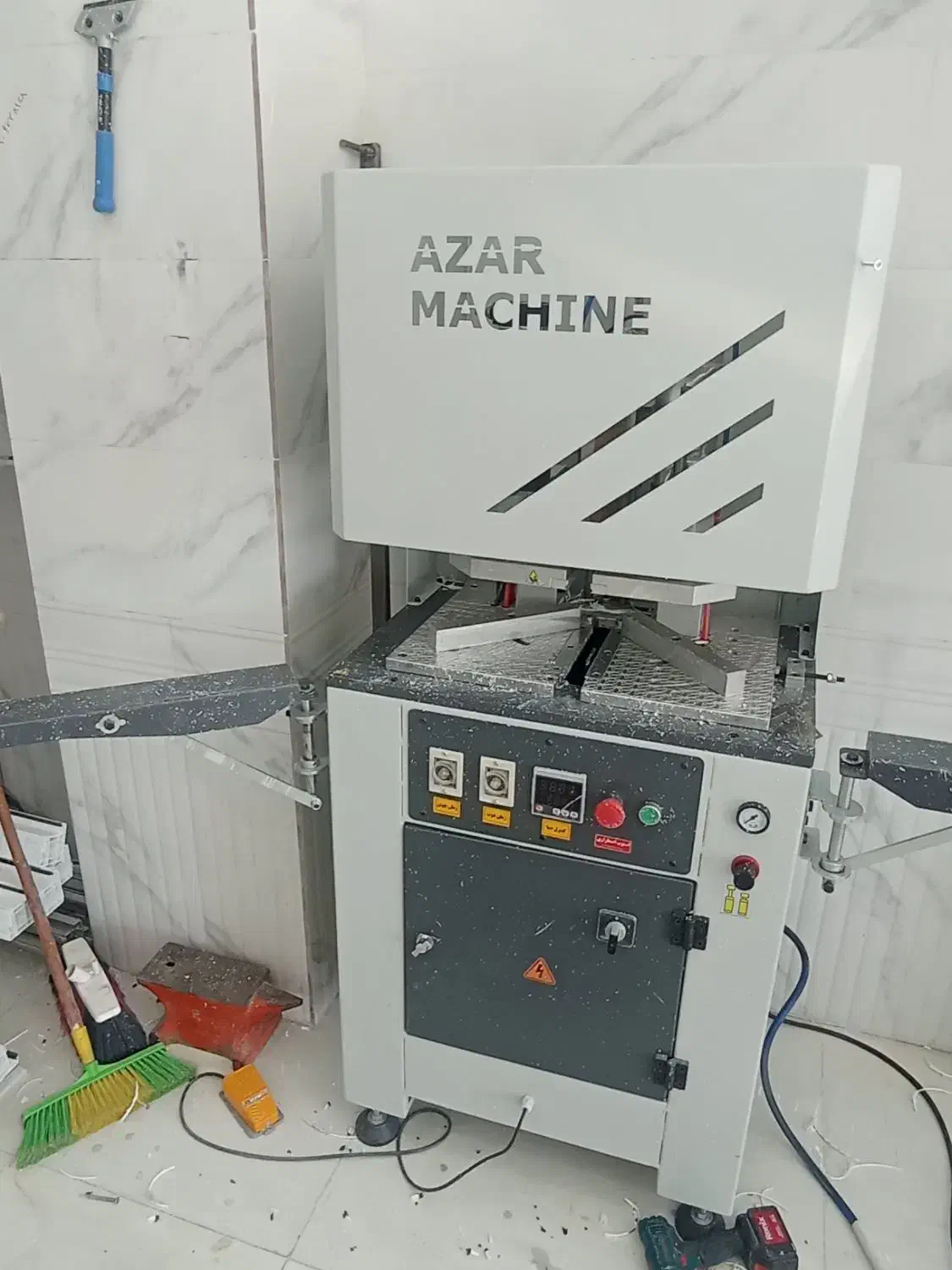 دستگاه درب و پنجره upvc آذرماشین|ماشین‌آلات صنعتی|همایجان, |دیوار