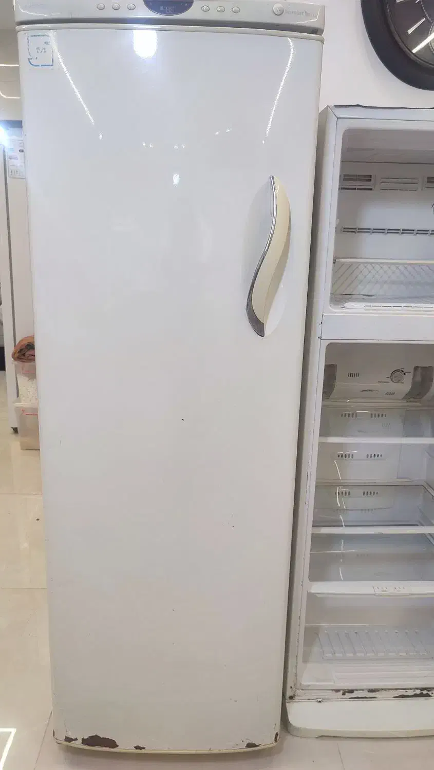 تمام فریزر.|یخچال و فریزر|قرق, |دیوار