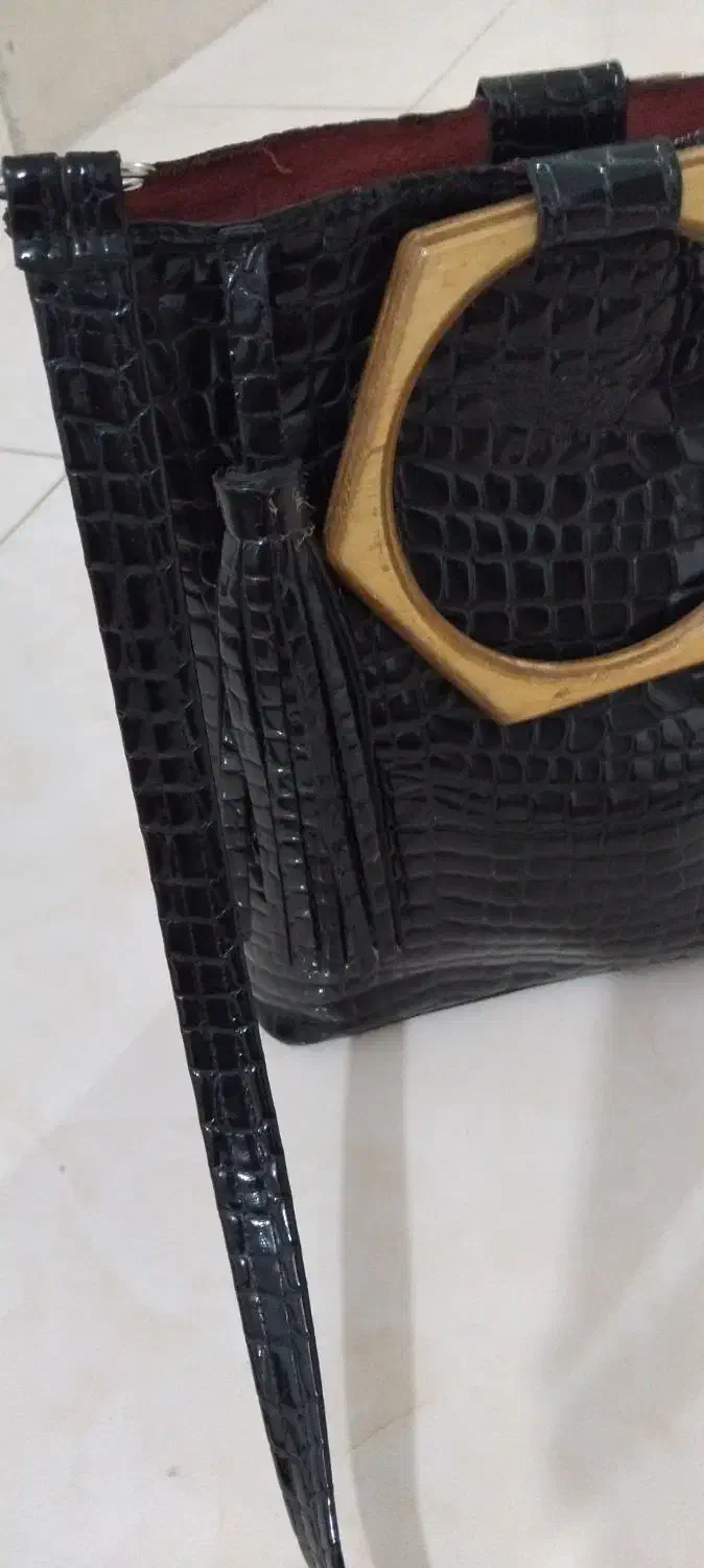 کیف دستی|کیف، کفش، کمربند|قم, جهان بینی|دیوار