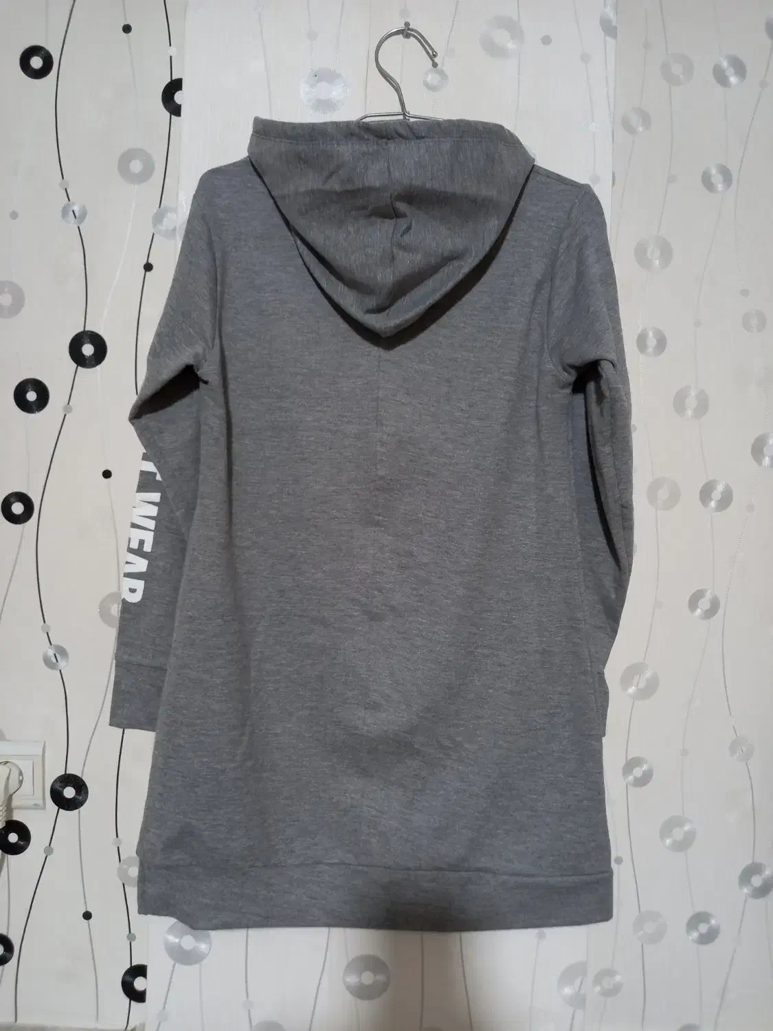 هودی نو|لباس|ساوه, |دیوار