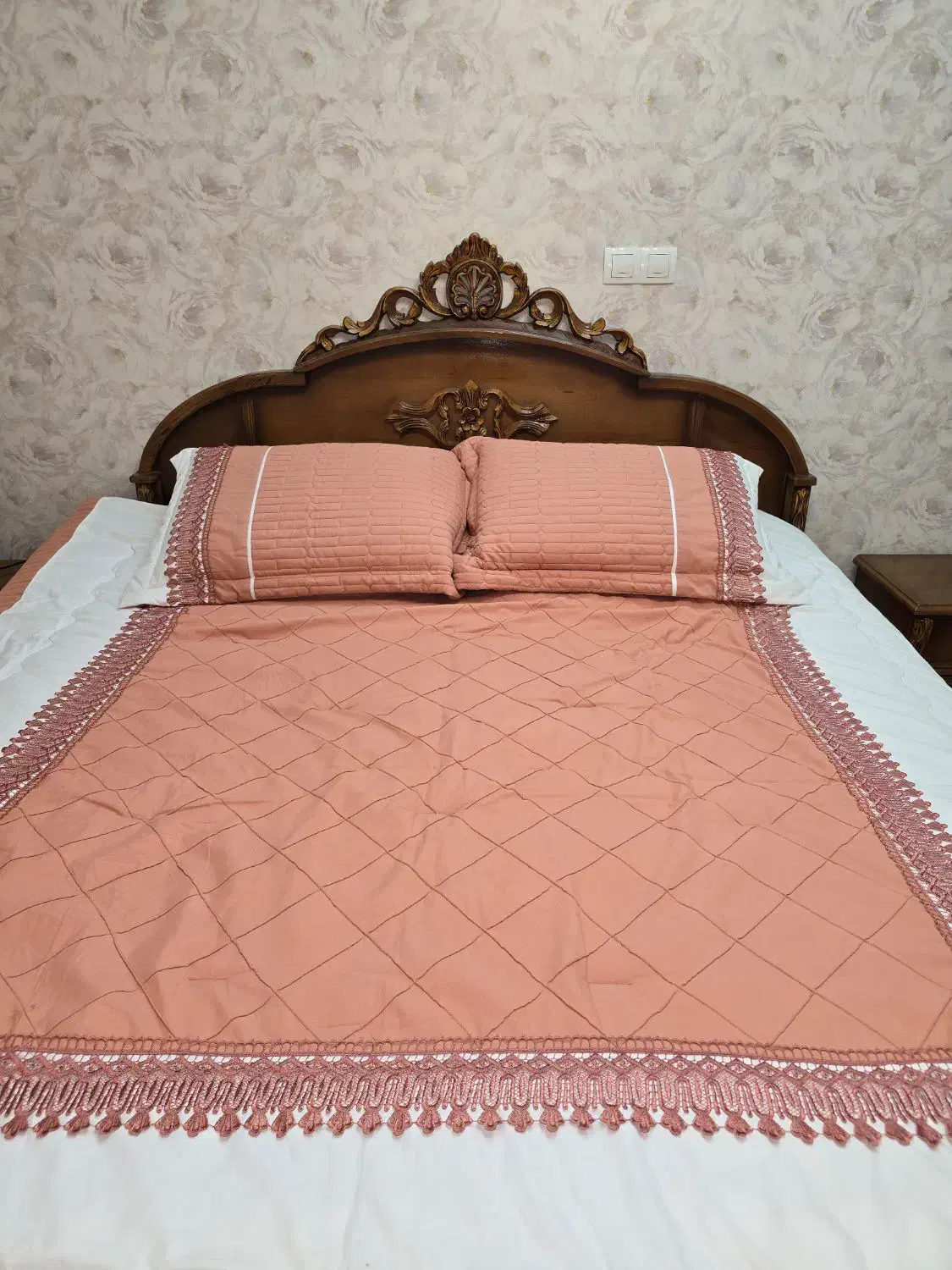 سرویس خواب|تخت و سرویس خواب|شیراز, فرهنگ شهر|دیوار