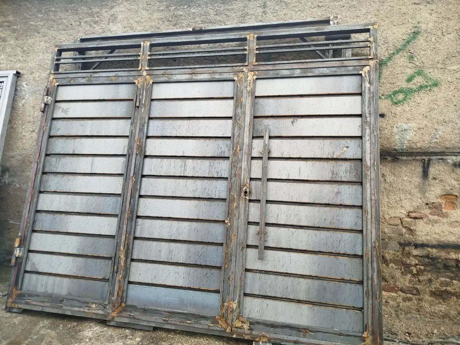 جوشکار ودرب وپنجره دوجداره upvc|خدمات پیشه و مهارت|بروجرد, |دیوار