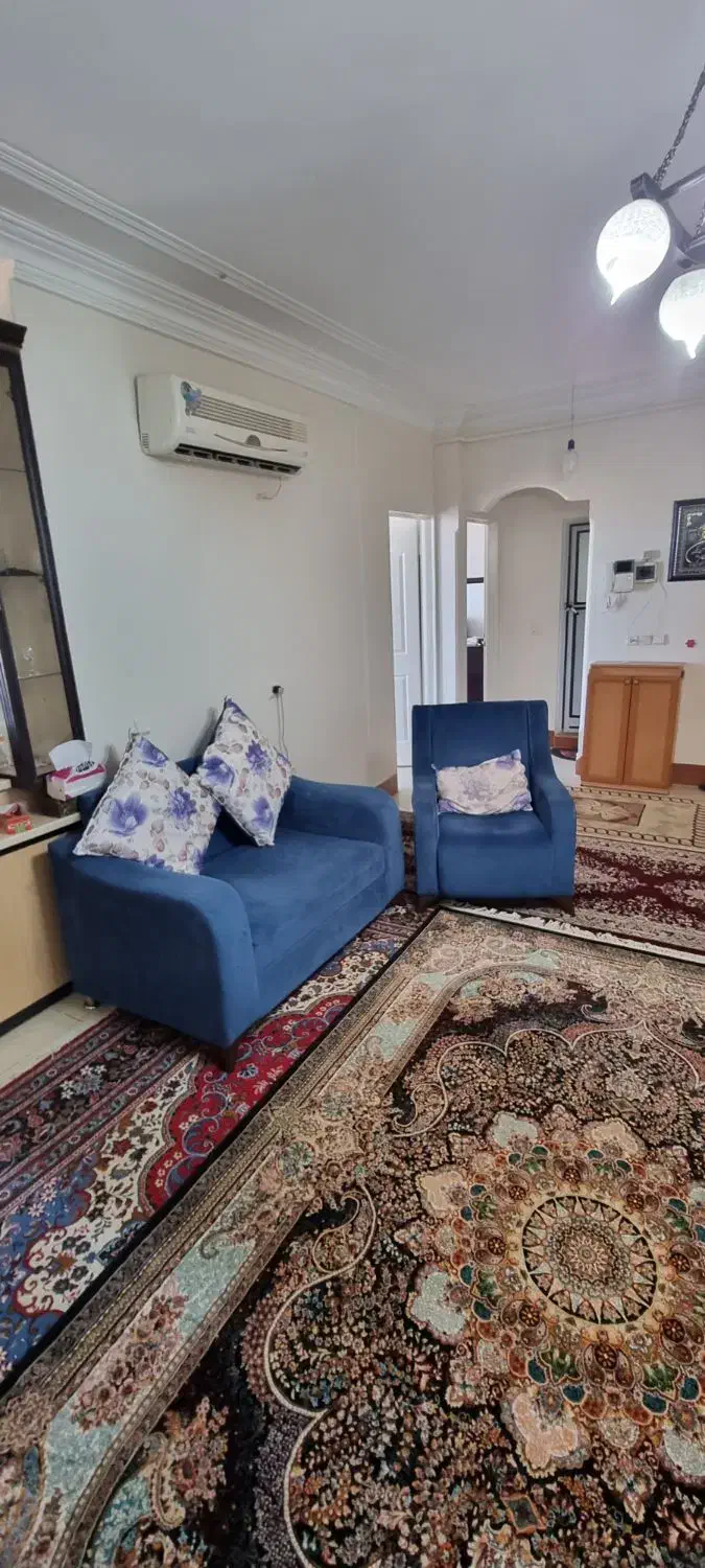 مبل ۷ نفره با کوسن هاش دست دوم|مبلمان خانگی و میز عسلی|بروجرد, |دیوار