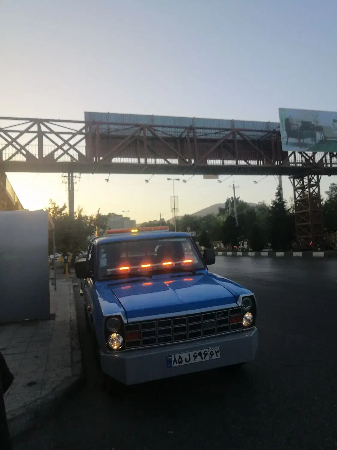 امداد خودرو یدک کش و چرخگیر خودرو بر جرثقیل|خدمات حمل و نقل|شیراز, ریشمک|دیوار