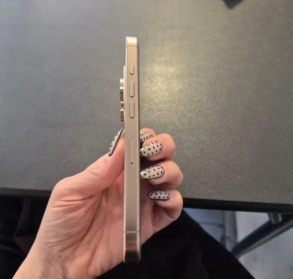 ایفون 16 پرو|موبایل|تهران, میدان ولیعصر|دیوار