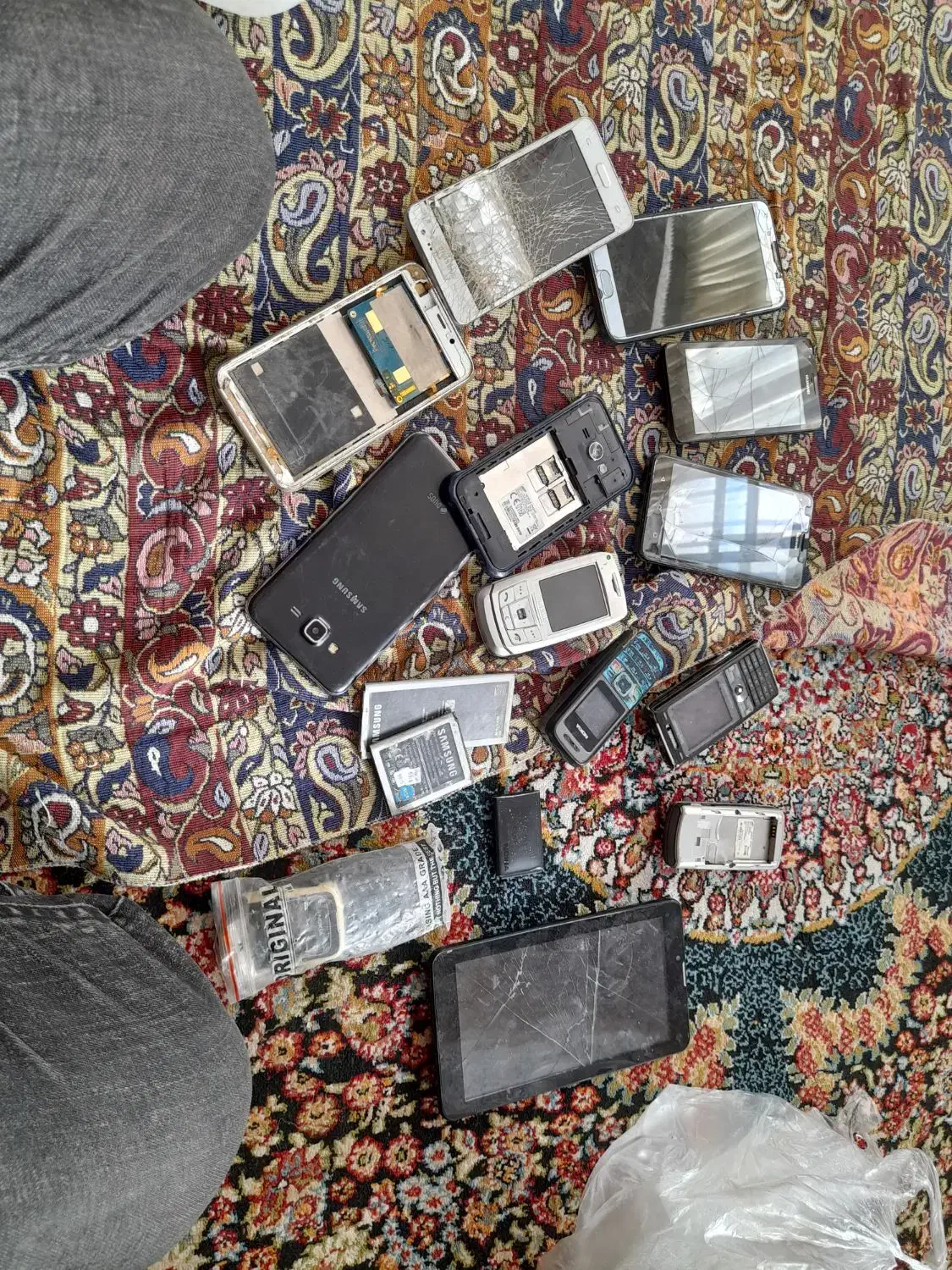 کوشی خراب وسالم|موبایل|بجنورد, |دیوار