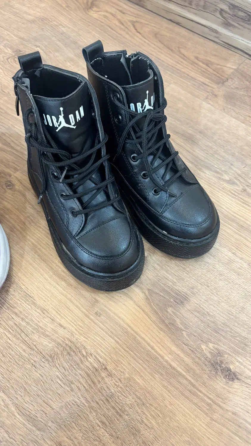 دو عدد کفش دخترانه موجود سایز۳۰|کفش و لباس بچه|بندر انزلی, معلم|دیوار