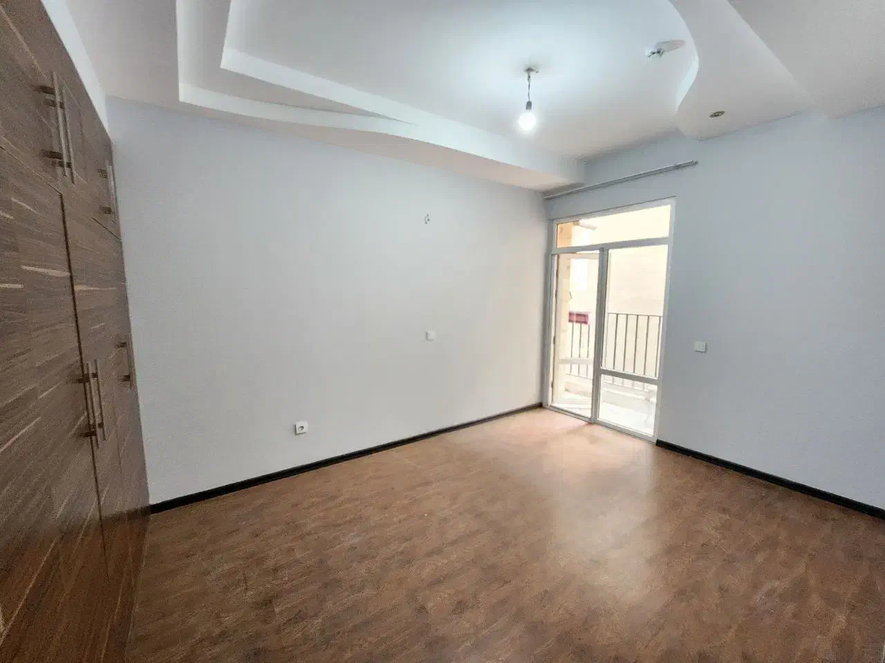 ۱۴۰ متر ۳ خوابه فول سالن پرده خور چهارباغ شرقی