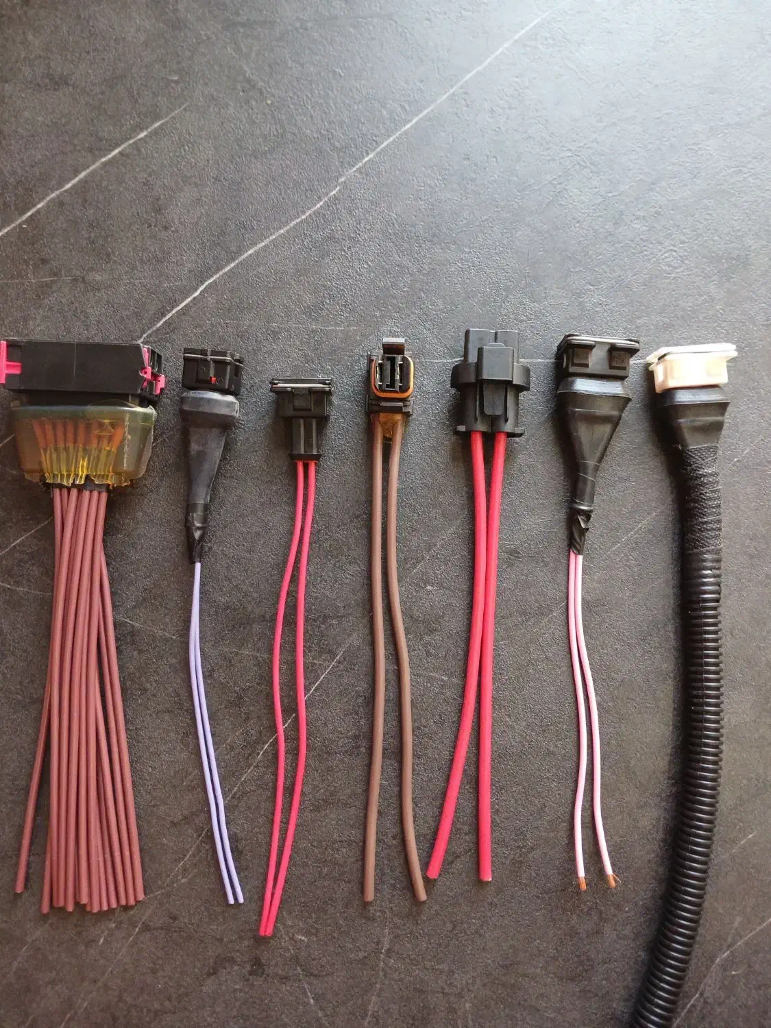 قطعات یدکی خودرو انواع سیم کشی سوکت جات رله جات|قطعات یدکی و لوازم جانبی|شریف‌آباد, |دیوار