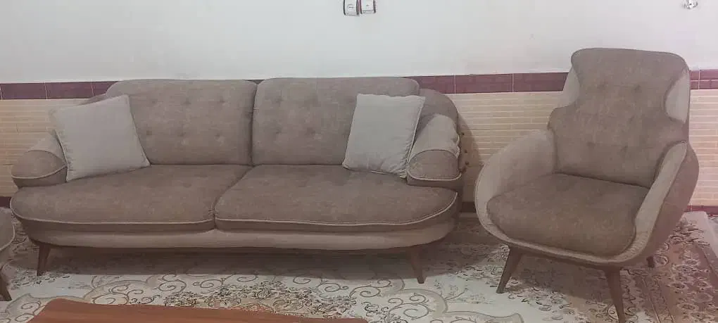 مبل راحتی ۸ نفره در حد نو|مبلمان خانگی و میز عسلی|دزفول, |دیوار