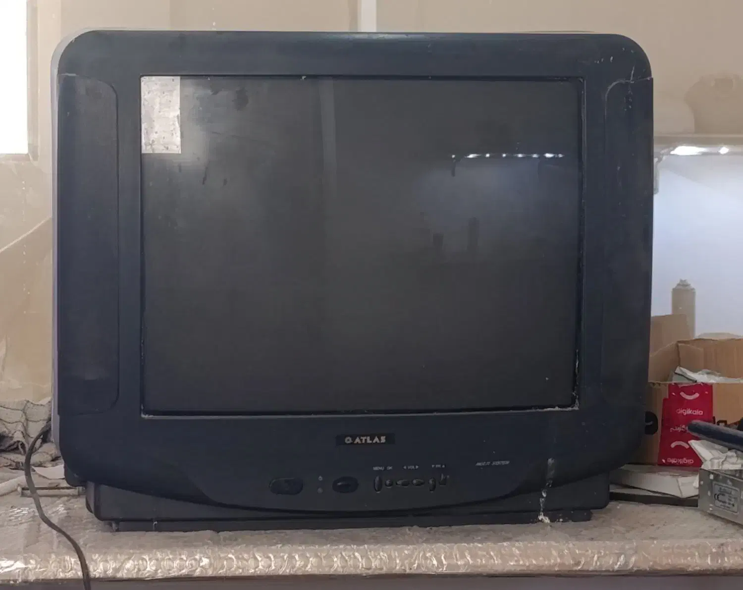 تلویزیون اطلس ۲۱ اینچ سالم|تلویزیون و پروژکتور|مشهد, عامل|دیوار