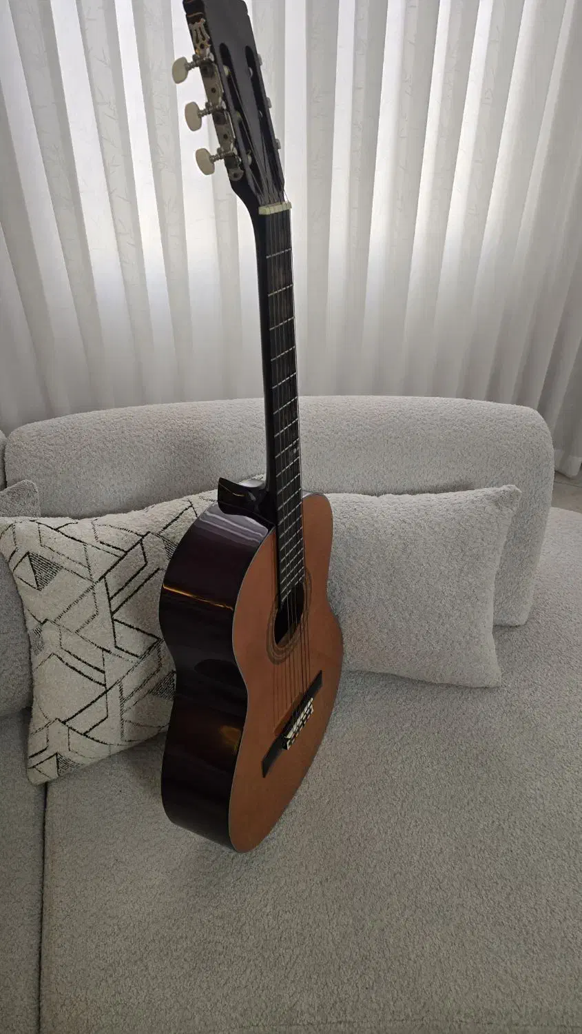 گیتار آ کا 20|گیتار، بیس، امپلیفایر|تهران, کوی بیمه|دیوار