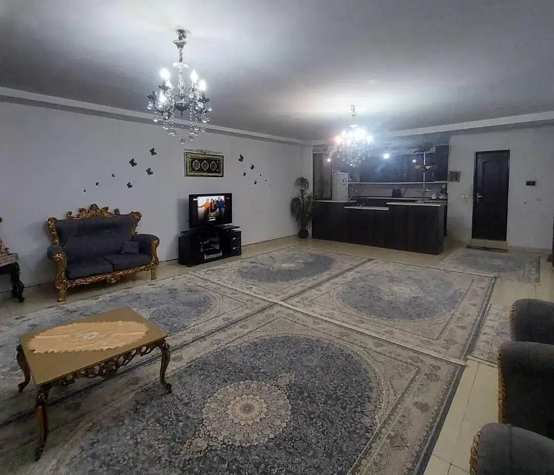 آپارتمان ۱۱۰متری با پارکینگ/ روبه نما/خیابان برزگر|فروش آپارتمان|محمدشهر, سیدآباد|دیوار