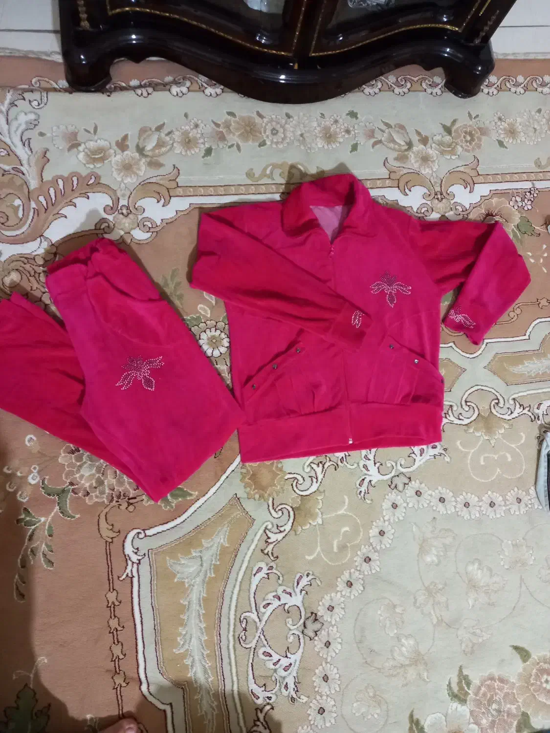 لباس مخمل در حد نو|لباس|اسلام‌شهر, شهرک قائمیه|دیوار