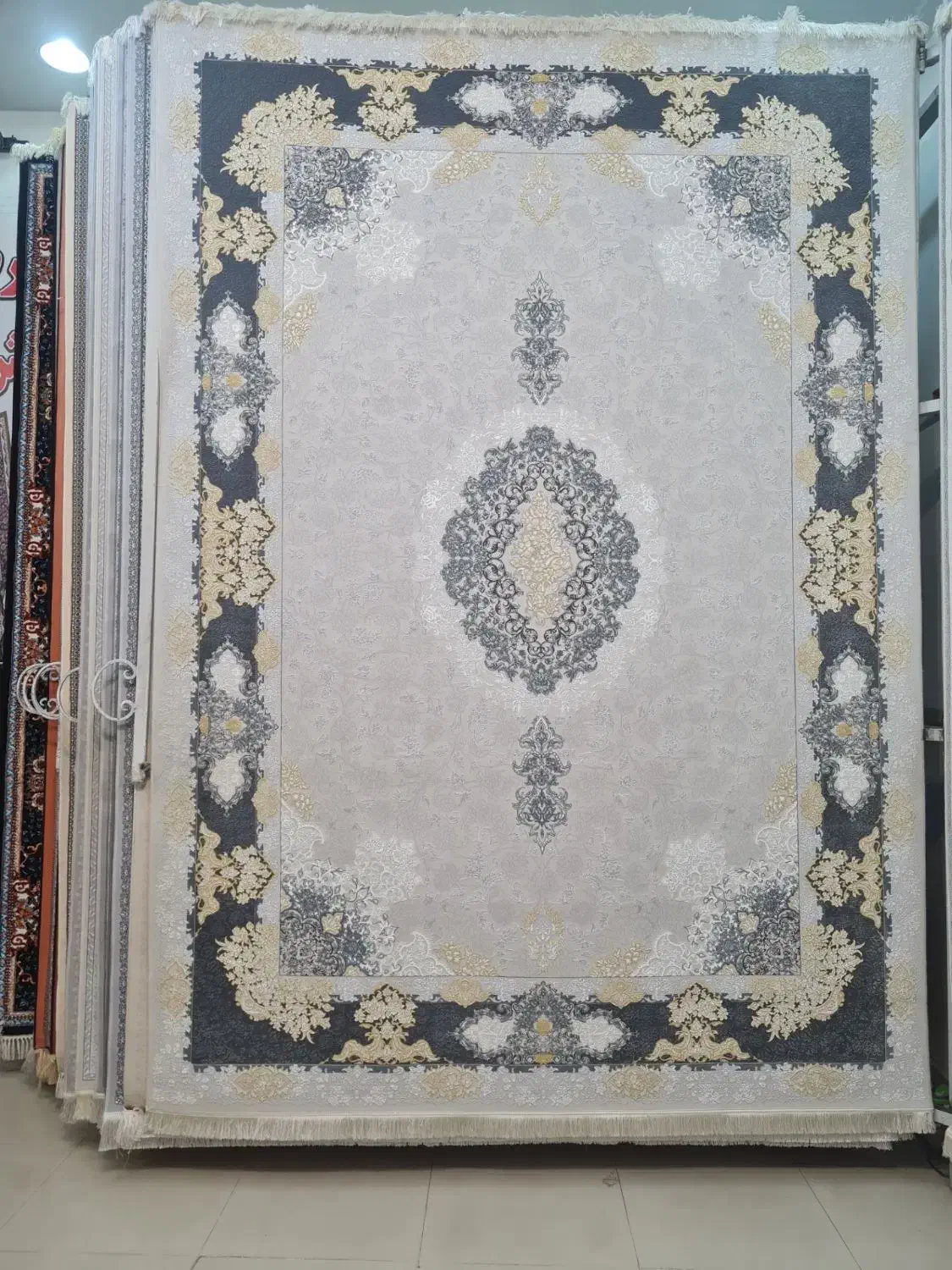 فرش ۹ متری|فرش|مشهد, هفت تیر (نه دره)|دیوار