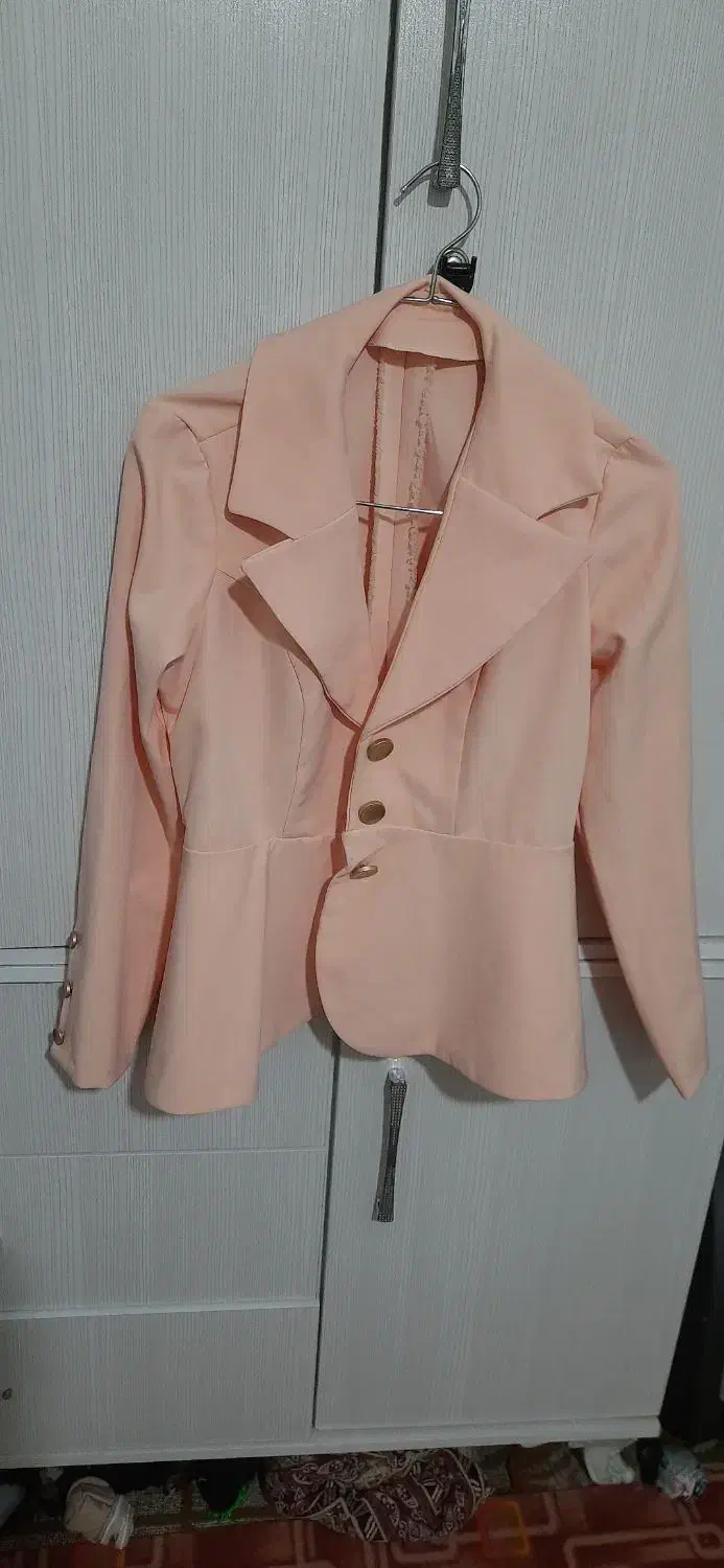 لباس مجلسی|لباس|قم, وادی السلام|دیوار