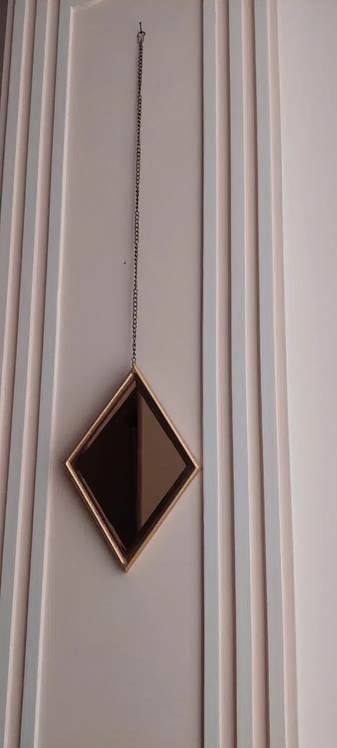 آینه لوزی|آینه|گلستان (تهران), |دیوار