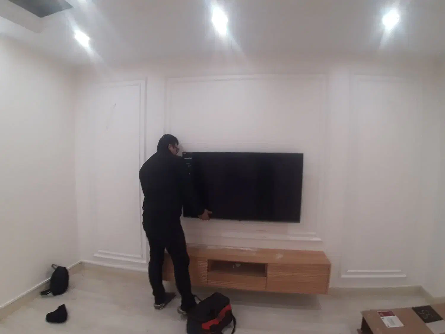 نصب تلویزیون روی دیوار - نصب شلف|خدمات پیشه و مهارت|تهران, امام زاده عبدالله|دیوار