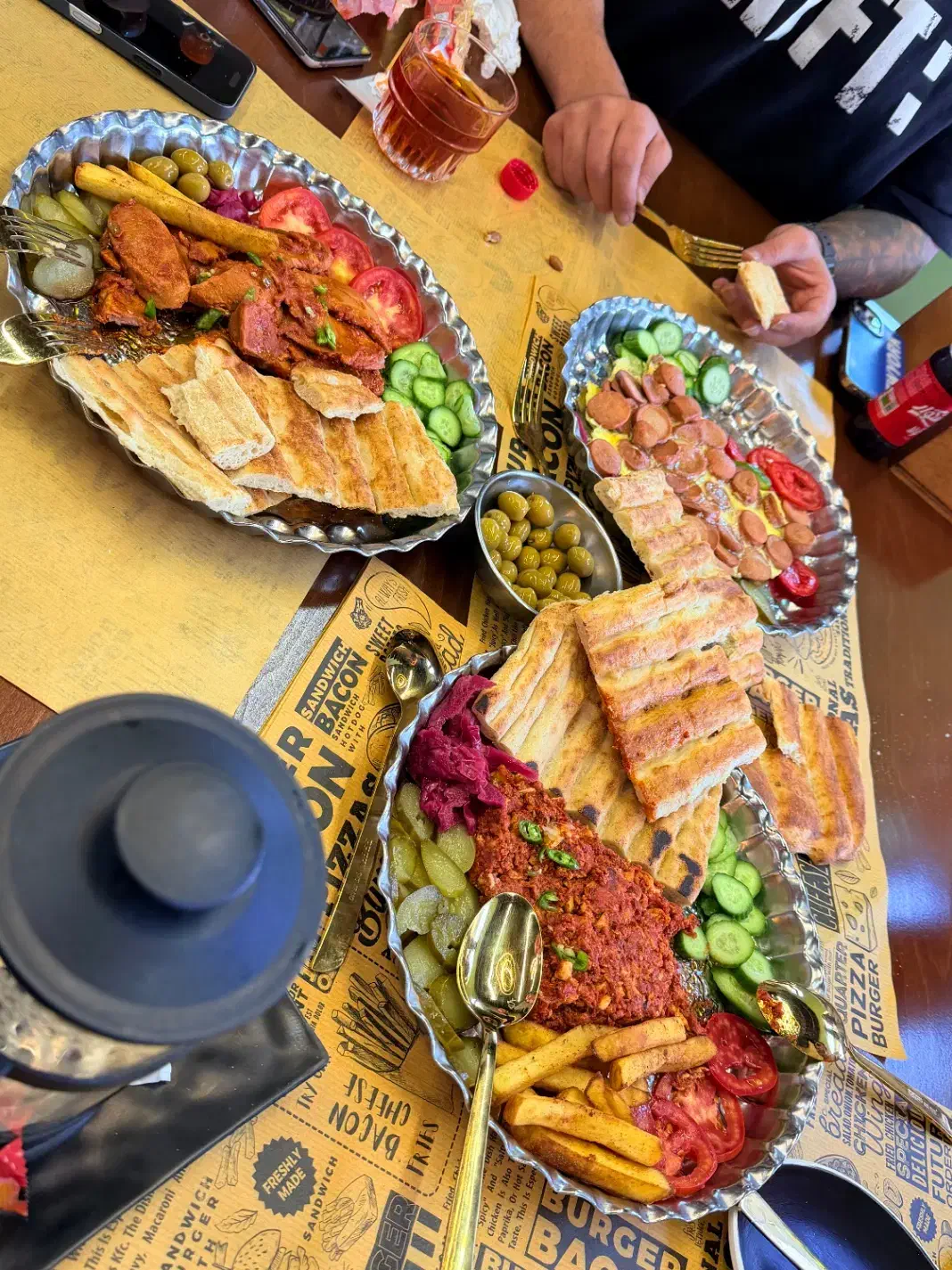 نیروی آشپزخانه|استخدام خدمات فروشگاه و رستوران|قشم, |دیوار