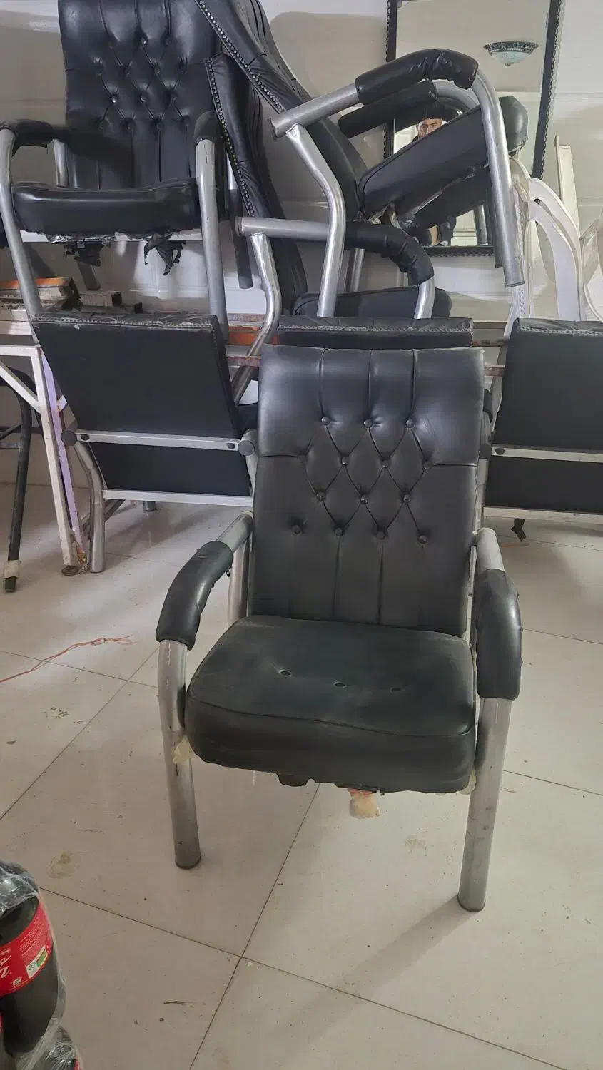 صندلی اداره سالن بانگاه|صندلی و نیمکت|بروجرد, |دیوار