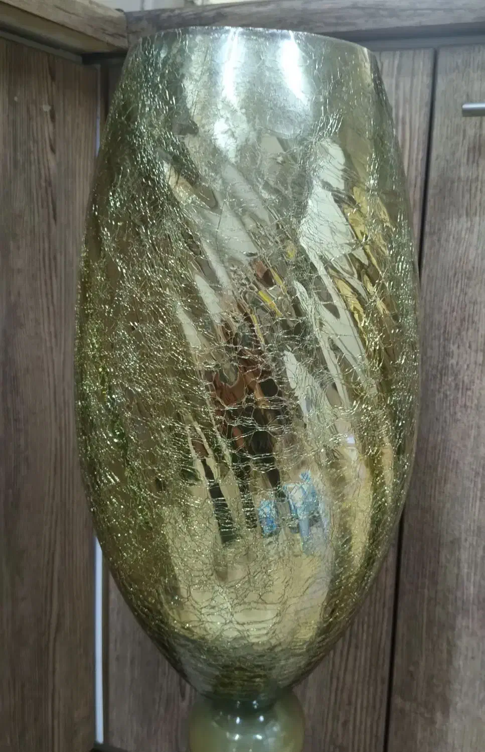 گلدان طلایی بلند|صنایع دستی و سایر لوازم تزئینی|اندیشه, اندیشه فاز ۱|دیوار