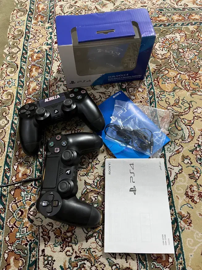 دستگاه PS4 یک ترابایت دو دسته اصلی|کنسول، بازی ویدئویی و آنلاین|کرج, کمالشهر|دیوار