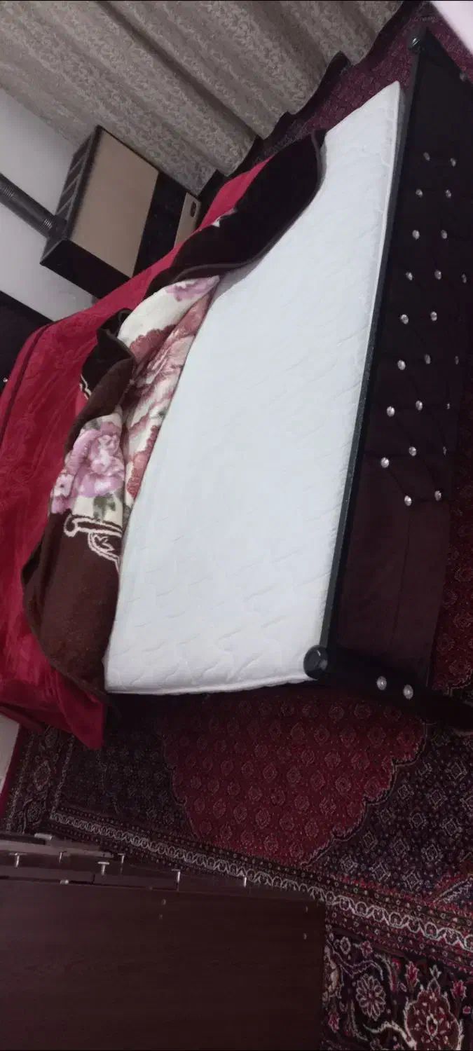 تخت خواب دو نفره|تخت و سرویس خواب|بیستون, |دیوار