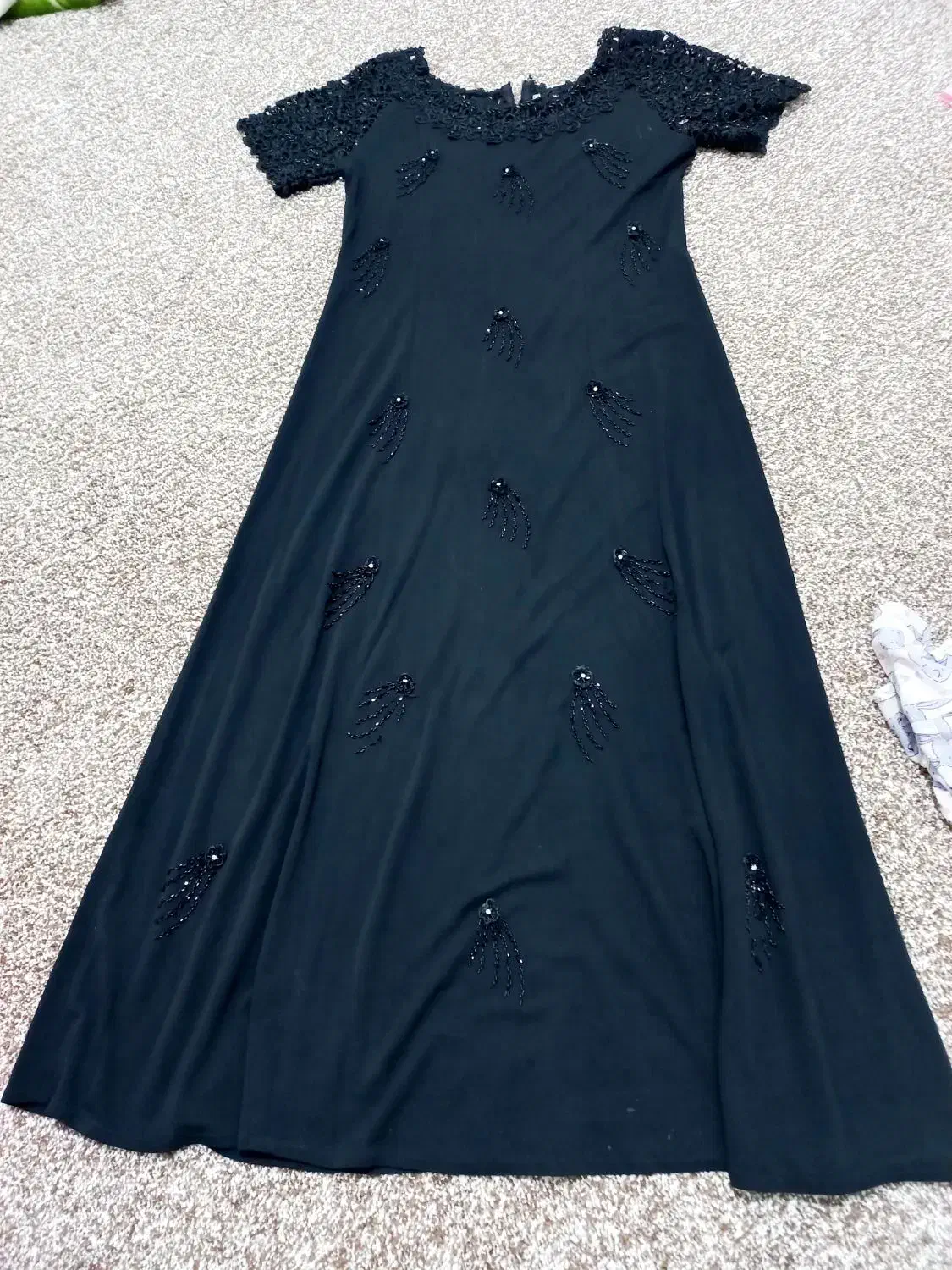 لباس مجلسی|لباس|ری, علایین|دیوار