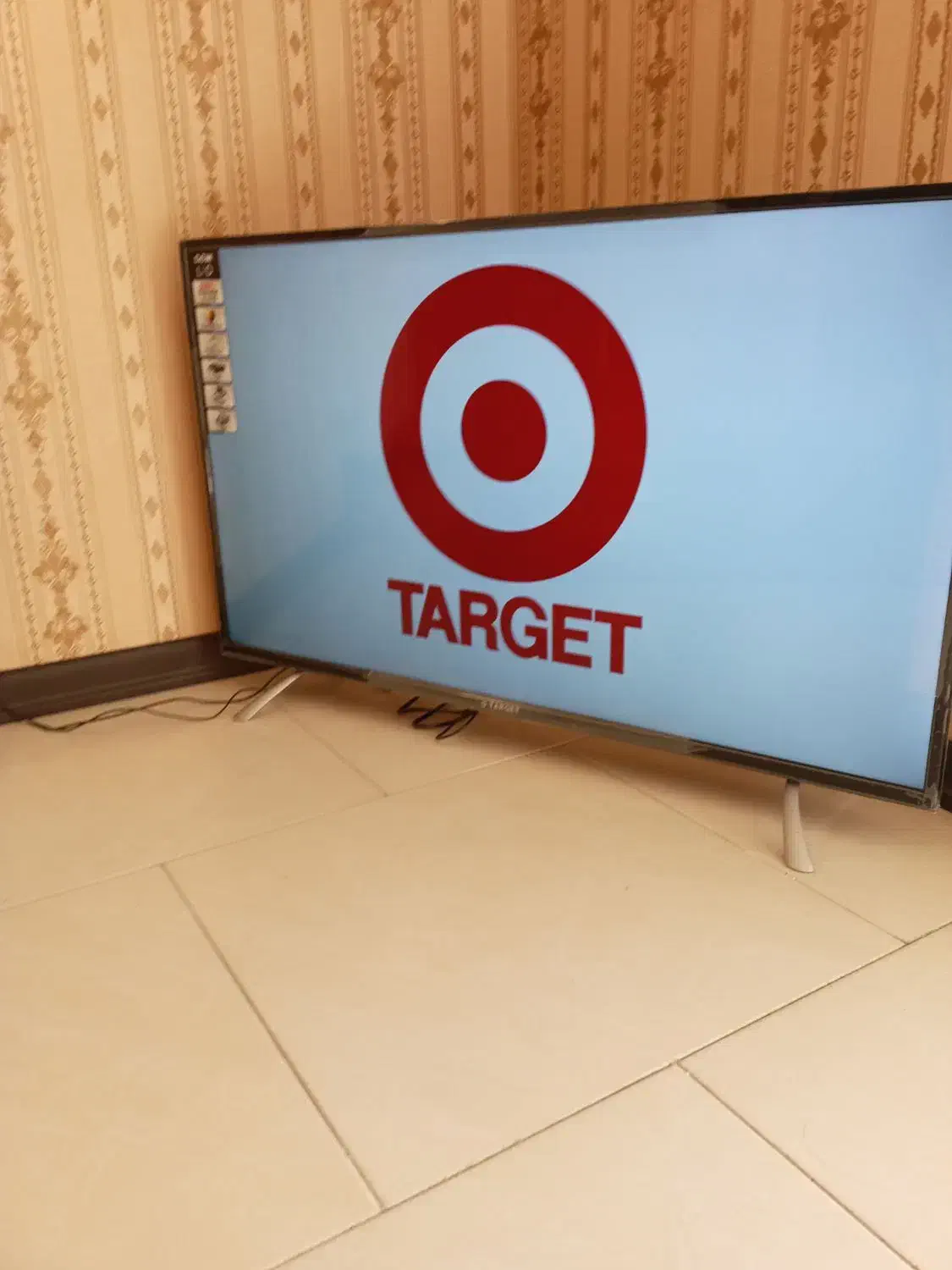 تلویزیون تارگت 43 اینچ|تلویزیون و پروژکتور|شاندیز, |دیوار