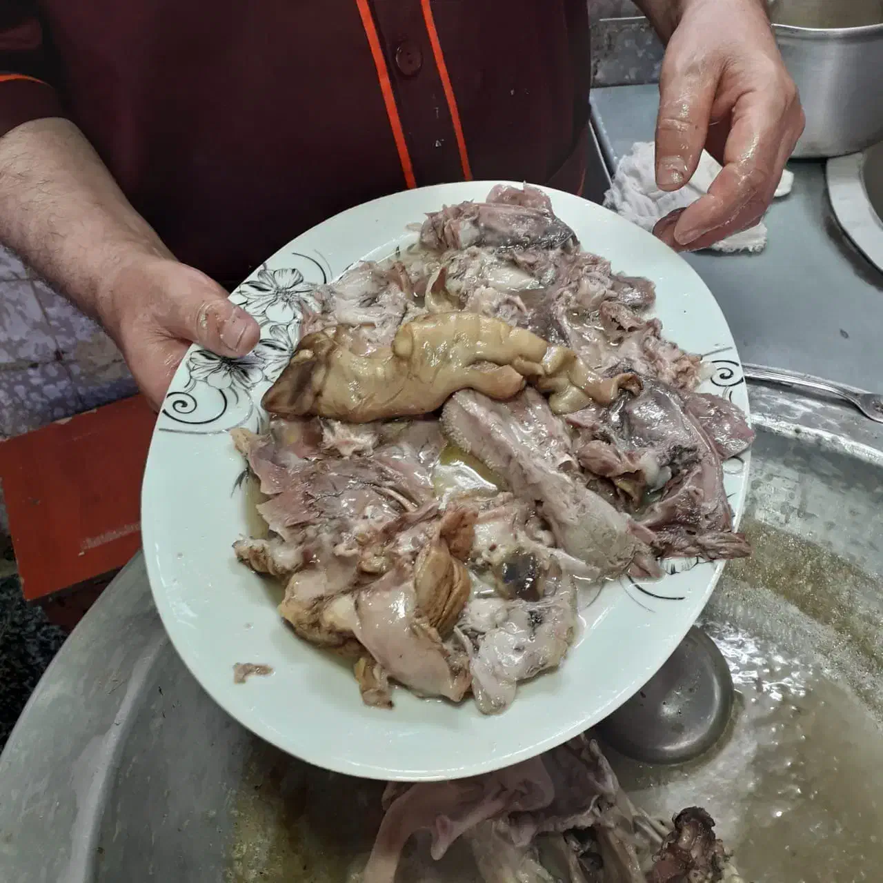 سالن کار در کله پزی.|استخدام خدمات فروشگاه و رستوران|اردبیل, |دیوار