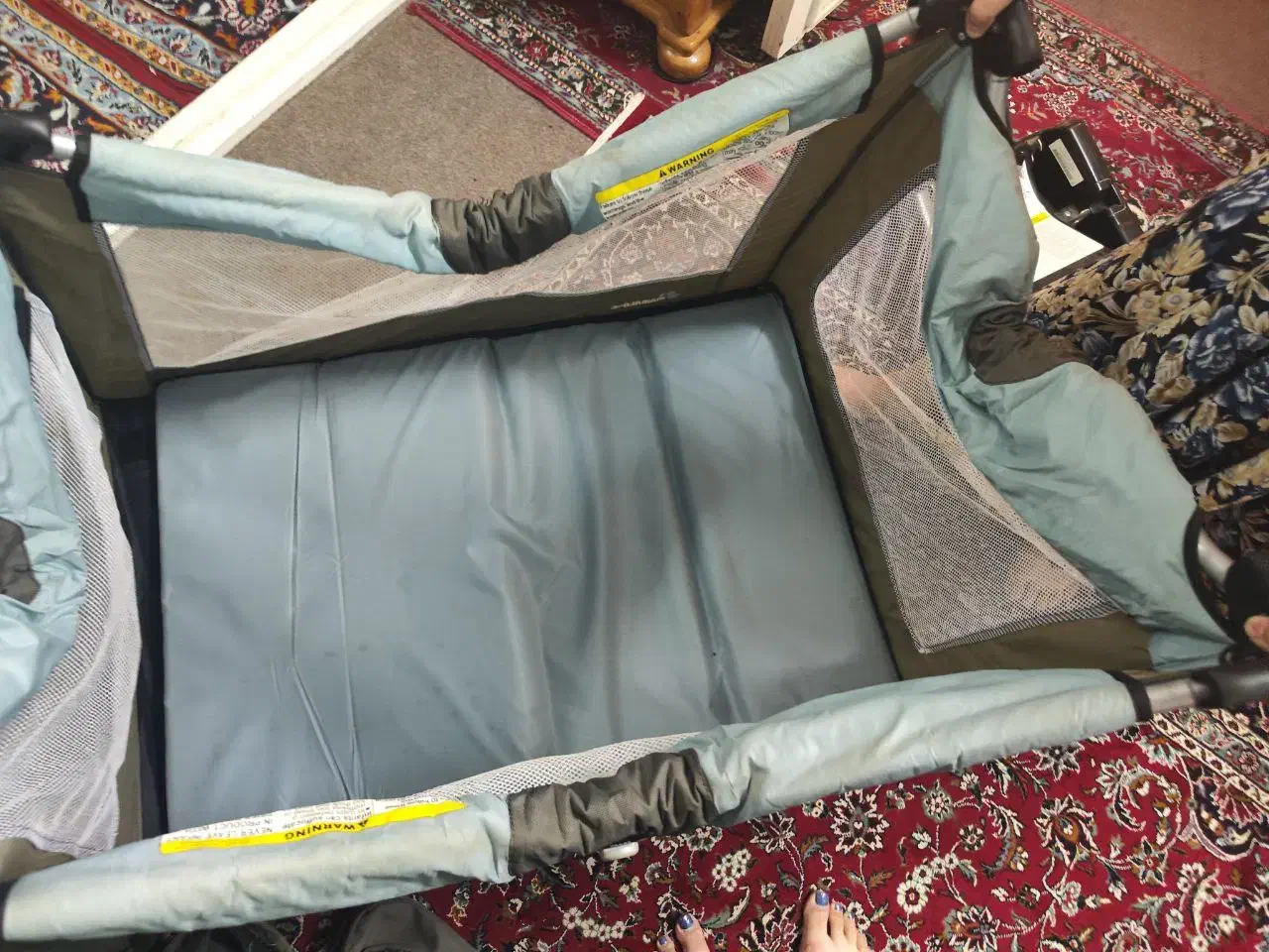 تخت بچه|تخت و صندلی بچه|رشت, سعدی (تختی)|دیوار