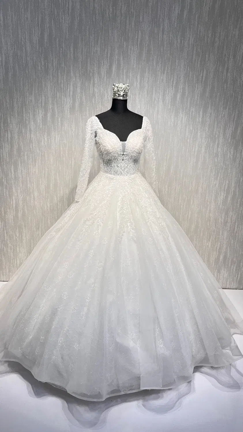 لباس عروس و اکسسوری های عروسی|لباس|رباط‌کریم, رباط‌کریم|دیوار