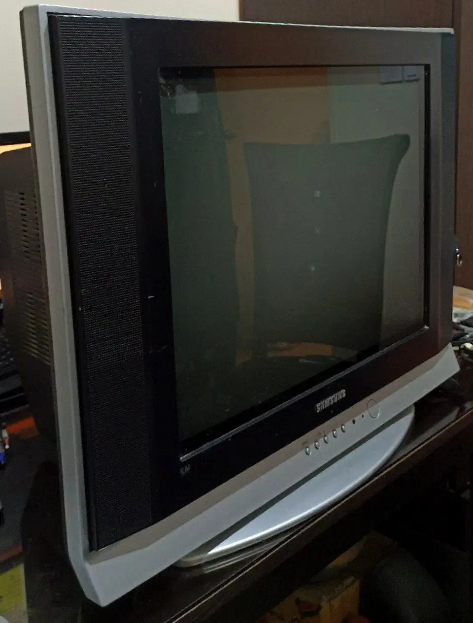 تلویزیون ۱۴ اینج سامسونگ / کاملا سالم / با کنترل|تلویزیون و پروژکتور|تهران, نیروی هوایی (پیروزی)|دیوار