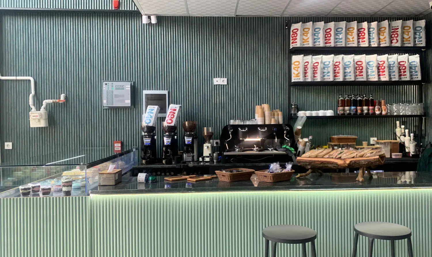 نیازمند نیرو باریستا|استخدام خدمات فروشگاه و رستوران|شیراز, آزادگان|دیوار