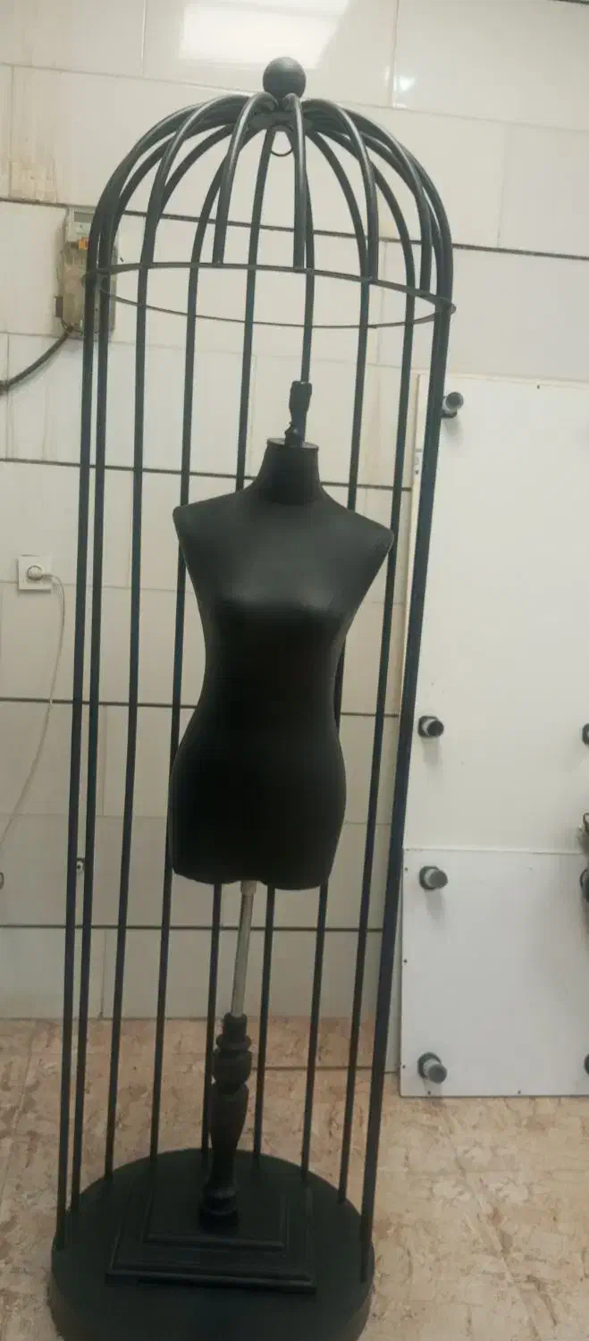 مانکن و قفس مانکن|فروشگاه و مغازه|قروه, |دیوار