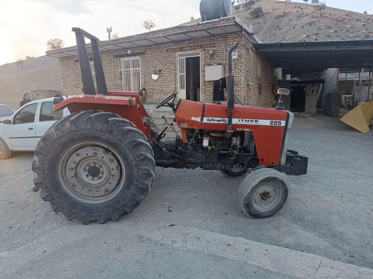 فروش فوری فرگوسن مدل 82|خودرو سنگین|فیروزآباد, |دیوار