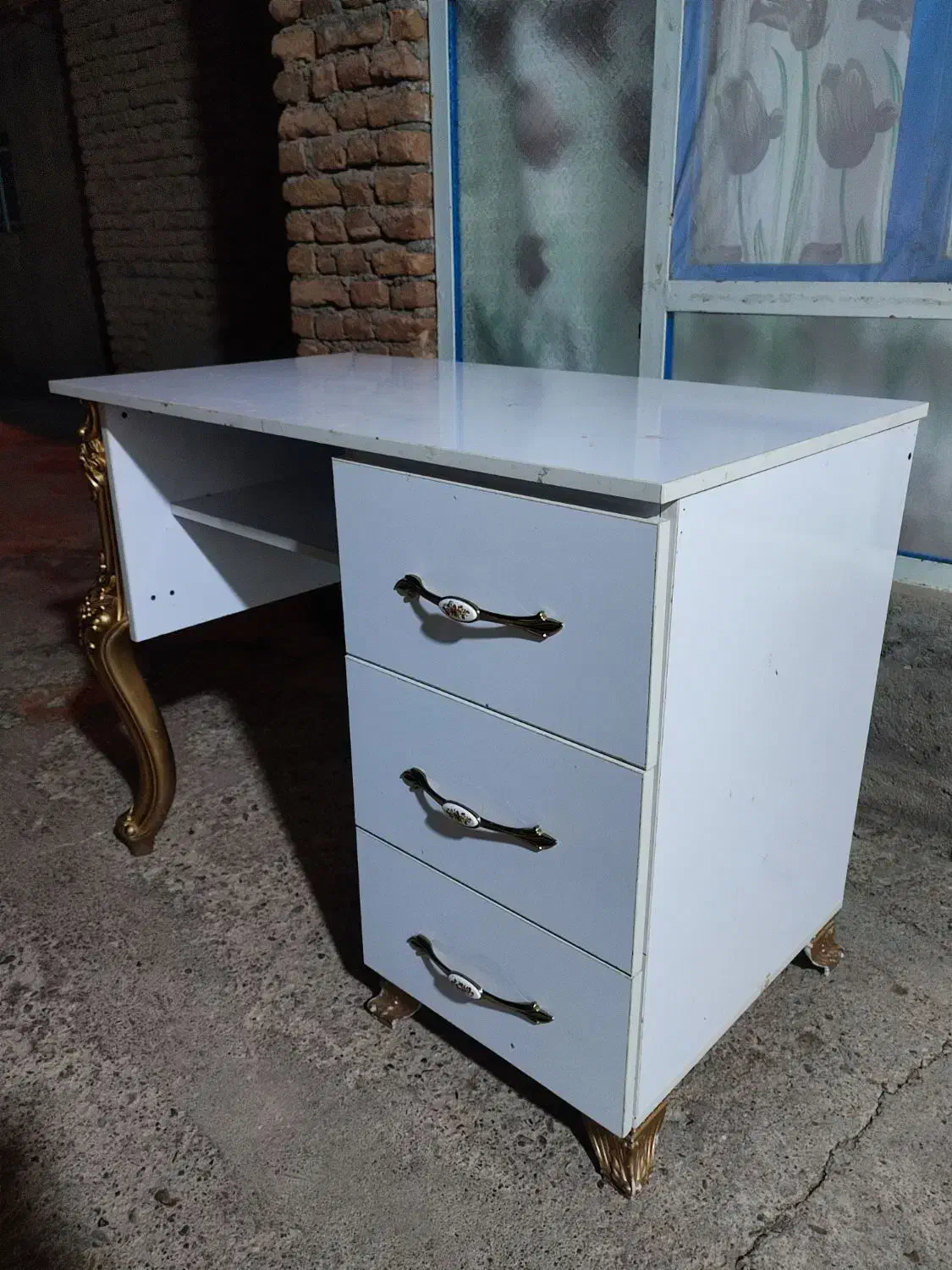 میز ناخن-صندلی اصلاح-سرشور|آرایشگاه و سالن‌های زیبایی|میاندوآب, |دیوار